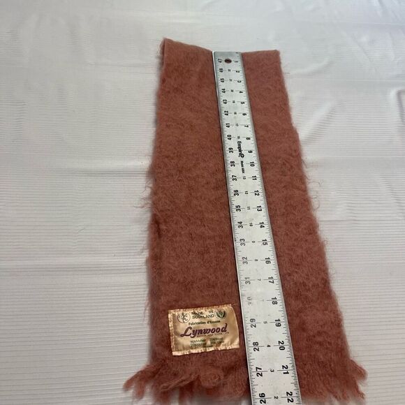 Lynwood Scotland VTG Pink Mohair Wool Scarf - Picture 3 of 7